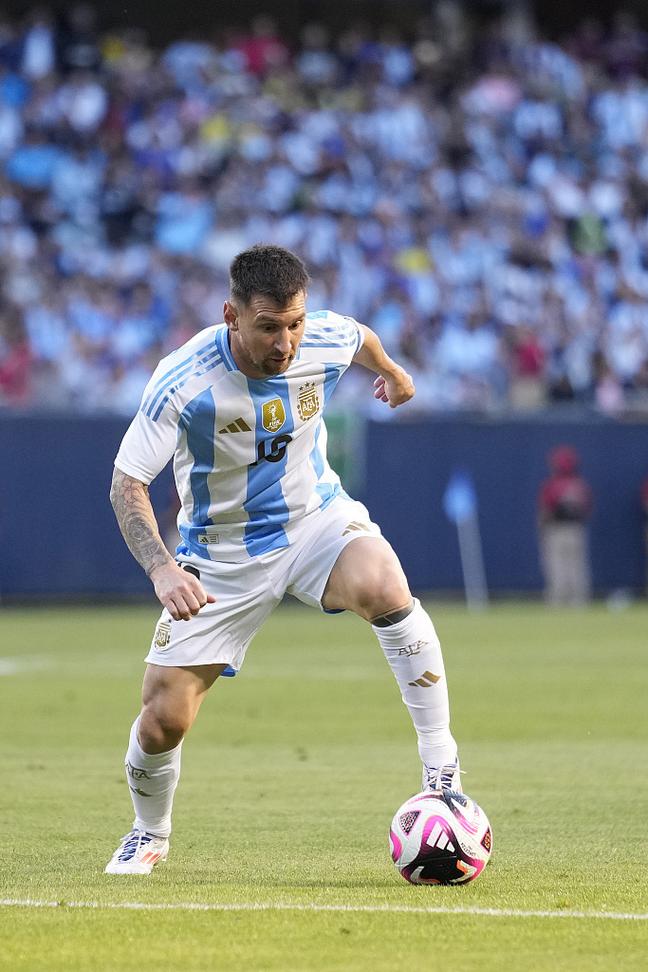 老实人！姆巴佩带伤出战，只为力保阿隆索帅位