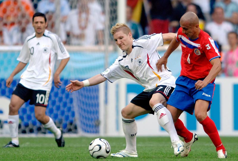 腾讯首款3A单机游戏《湮灭之潮》首曝，女性主角、巨型BOSS、高速战斗